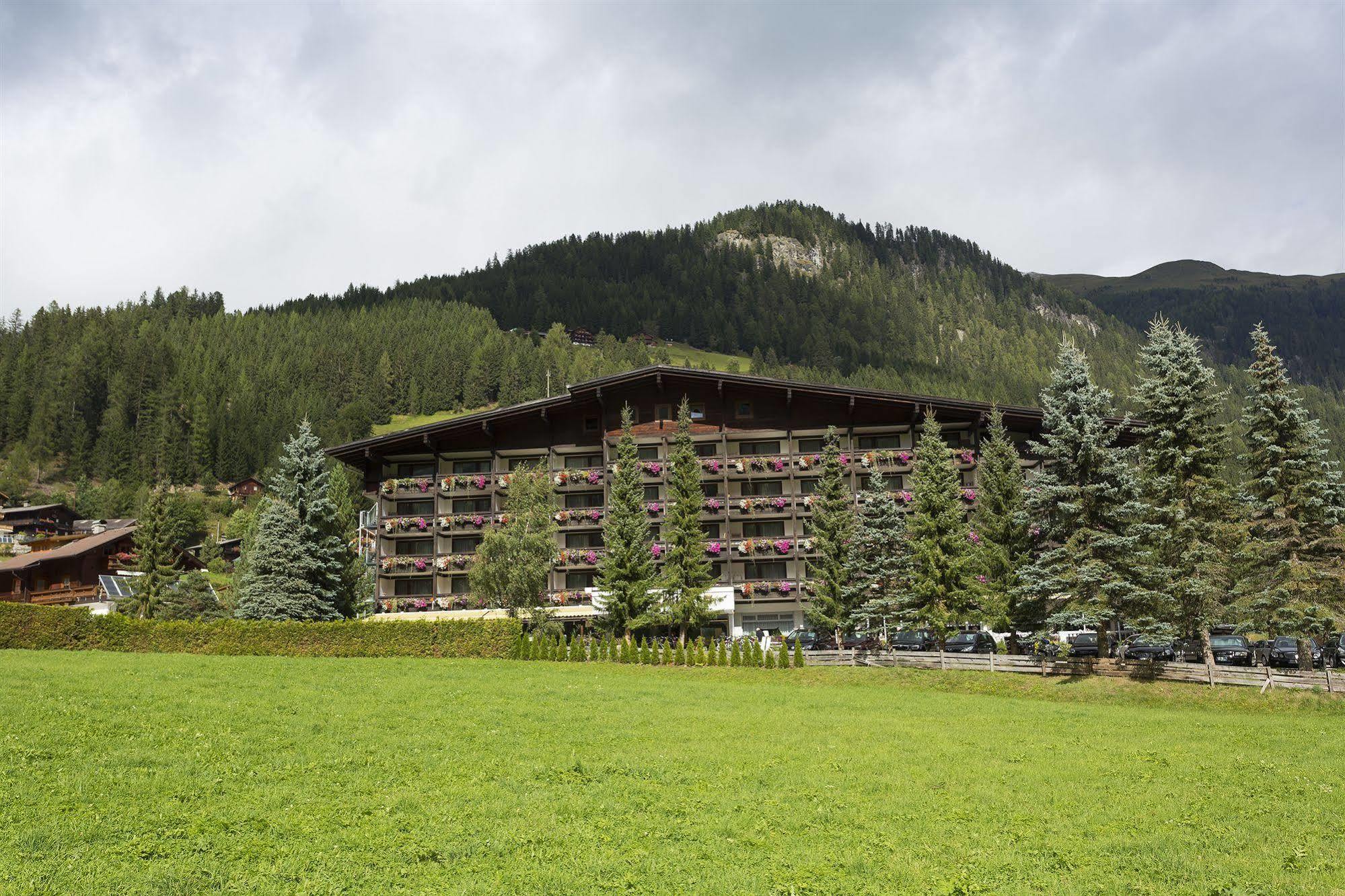 Hotel Alpenhof Sankt Jakob in Defereggen Exterior foto